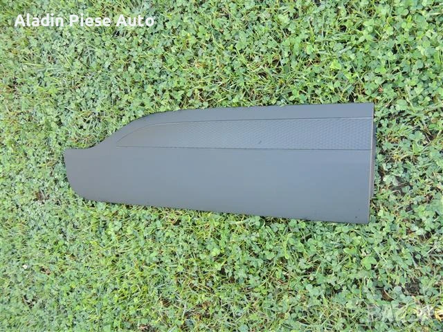 Тапицерия за задна дясна врата Ford Kuga година 2020 2021 2022 код LV4B-S25334-A 