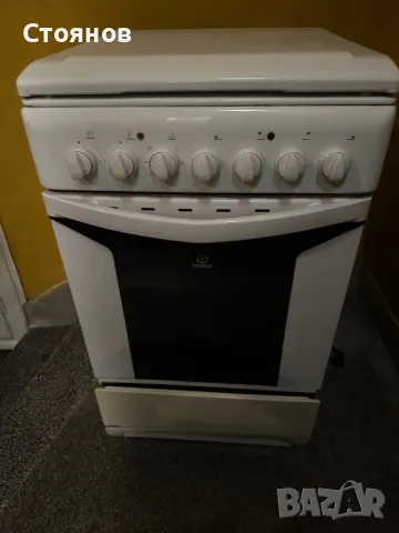 Готварска печка Indesit , снимка 1 - Печки, фурни - 49275803