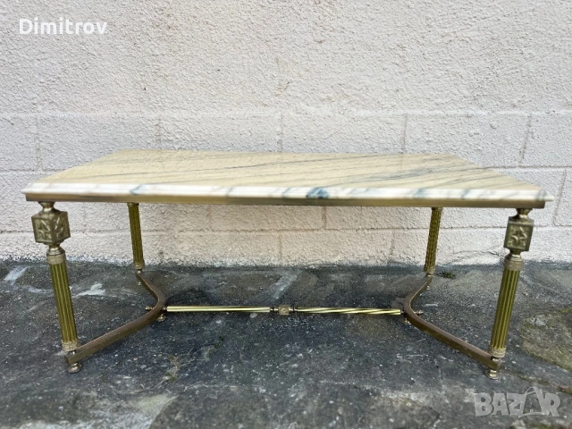 Винтидж холна маса с мраморен плот и месингови крака, снимка 2 - Маси - 53958519