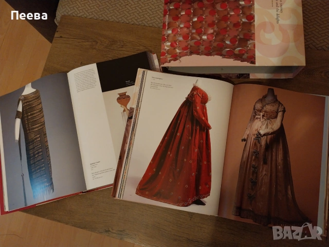 Продавам Албуми с репродукции, снимка 9 - Други - 53298623