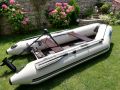 Продавам надуваема лодка Омега 300 с двигател и слънчев панел с контролер , снимка 1 - Воден транспорт - 42115655