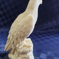 Масивна пластика на бял орел, снимка 4 - Антикварни и старинни предмети - 45700483