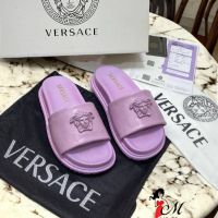 Versace дамски чехли, снимка 6 - Чехли - 45681318