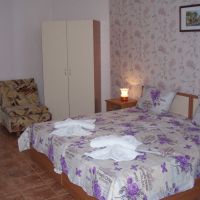  Хотелски стаи под наем в Равда къща за гости Нели, снимка 6 - Къщи - 46004935