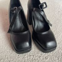 Черни елегантни обувки, снимка 2 - Дамски елегантни обувки - 45463598