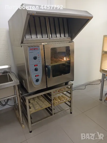 Конвектомат Rational с кондензационен чадър и стойка, снимка 1