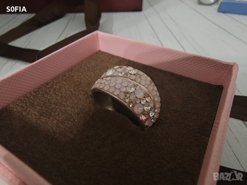 Сребърен пръстен с розови свароски камъчета, снимка 1