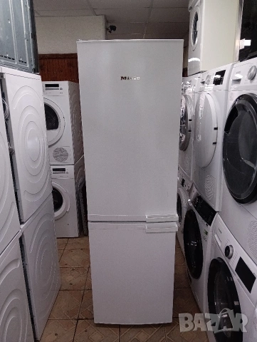 Като нов комбиниран хладилник с фризер Миеле Miele А+++ с две години гаранция!