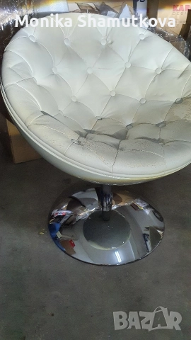 Тапицирани с еко кожа столове - бял и черен - с основа хром, снимка 2 - Столове - 52850004