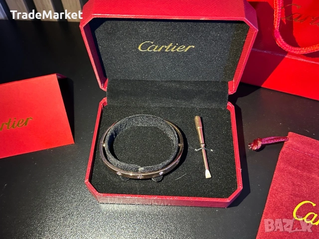 Нова Гривна Cartier LOVE завършена в цвят розово злато с пълна опаковка, снимка 3 - Гривни - 54279395