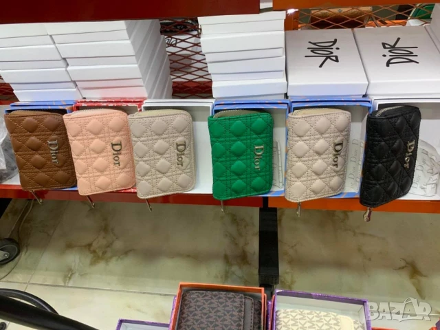 портмонета в кутия chanel ysl saint laurent guess pinko, снимка 13 - Портфейли, портмонета - 50746356