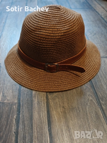 продавам дамска шапка 