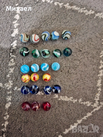 Цветни стъклени топчета