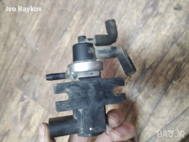 Вакуум клапани 1J0906627 за VW, снимка 2 - Части - 53457770