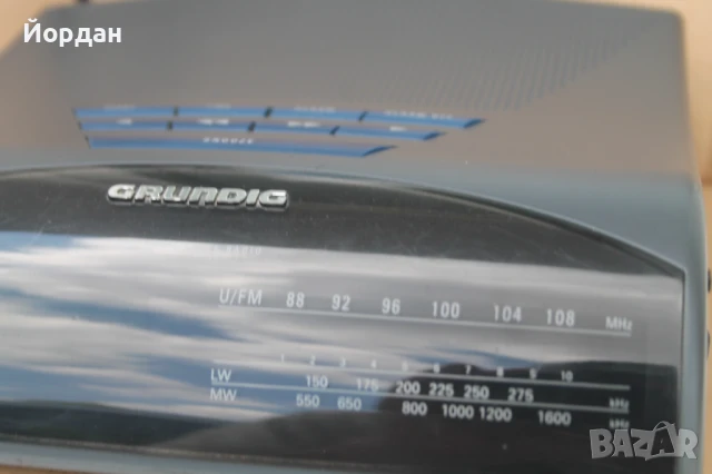 Радио ''Grundig'' с аларма, снимка 4 - Радиокасетофони, транзистори - 50896978