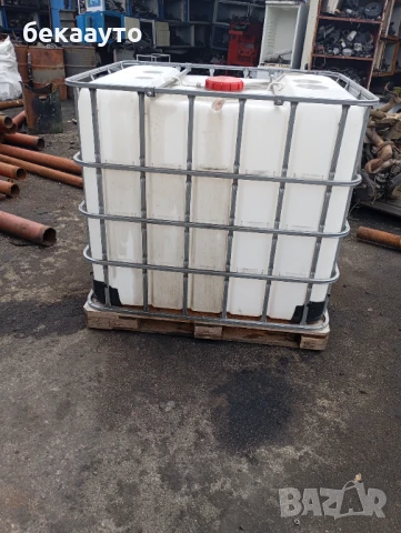 Бидони 1 тон  подходящи за вода и капково напояване
