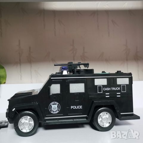 Детски сейф брониран Полицейски автомобил, електронна касичка с опция за разпознаване на пръстов отп, снимка 7 - Коли, камиони, мотори, писти - 45787216