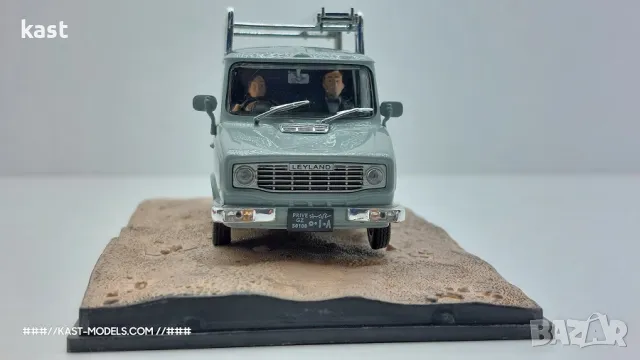 KAST-Models Умален модел на Leyland Sherpa VAN  "James Bond" Special-E 1/43, снимка 2 - Колекции - 47399300