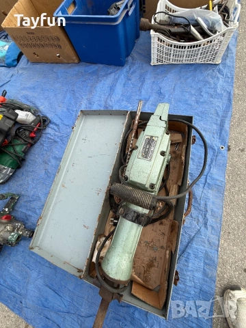 Професионален къртач Hitachi M65SB - 1240W / 42J, снимка 3 - Перфоратори - 53843595