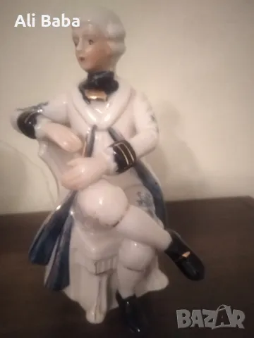 Красива порцеланова френска статуетка, снимка 1