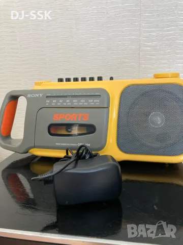 SONY  SPORTS CFM-104 VINTAGE RETRO BOOMBOX Ghetto Blaster радио касетофон, снимка 2 - Радиокасетофони, транзистори - 47015376