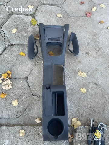 Продавам тези пластмаси за голф 5 