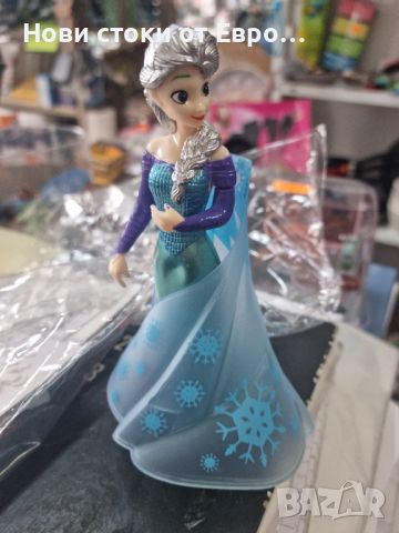Кукла Елза с жезъли и снежинки