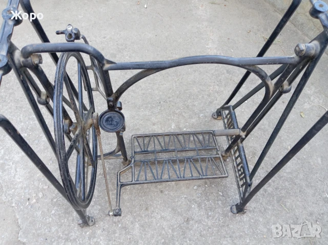 метални крака от шевна машина 30те BRITANNIA, снимка 7 - Антикварни и старинни предмети - 51151609