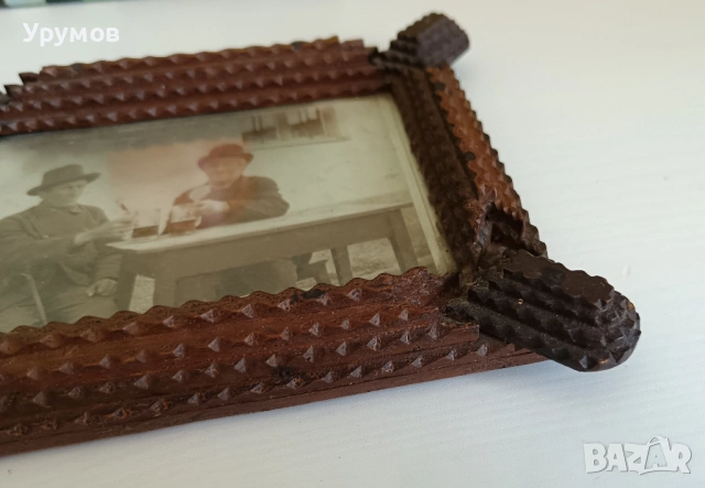 Антикварна рамка за снимки Tramp Art , снимка 6 - Антикварни и старинни предмети - 53934813