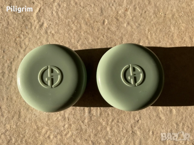 Солница и пиперница Giorgio Armani (Etihad Airways).