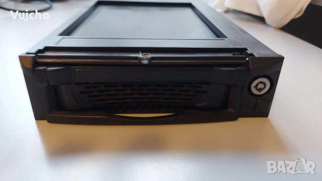 Internal hdd 3.5 enclosure SATA, снимка 2 - Други - 51655830