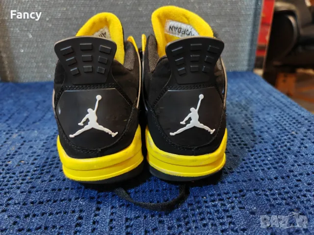 Кецове Air Jordan 4 Retro Thunder 41 номер, снимка 4 - Кецове - 47346096