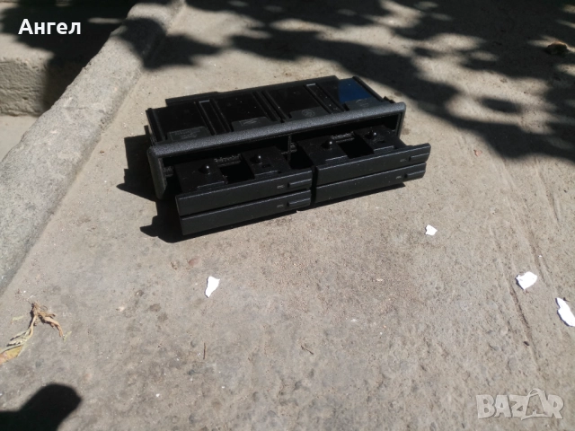 Касетник за VW Passat B3, снимка 2 - Аксесоари и консумативи - 51734845