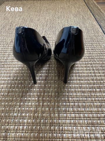 Дамски обувки Guess, снимка 3 - Дамски обувки на ток - 45129636