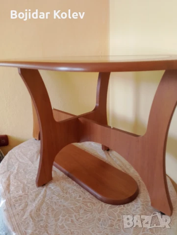 Продавам маса