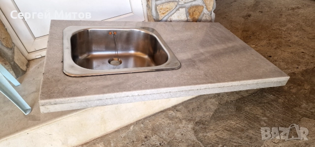 Продавам кухненски мраморен плот.