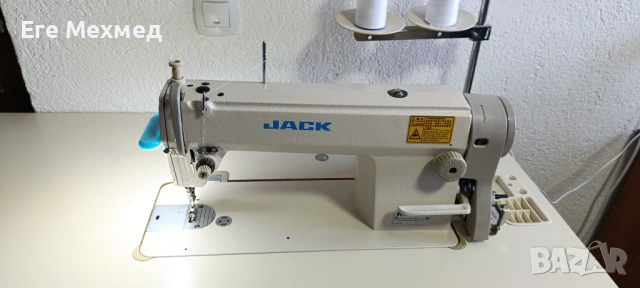 Продавам професионална шевна машина Jack-5550