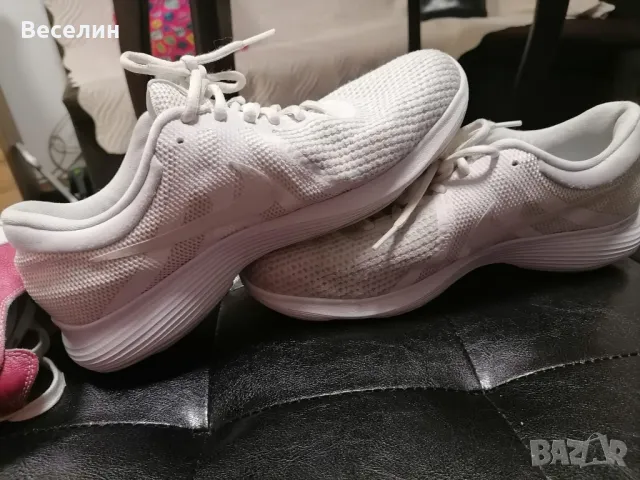 Маратонки Nike Revolution 4, 42 номер, снимка 1 - Маратонки - 47453411