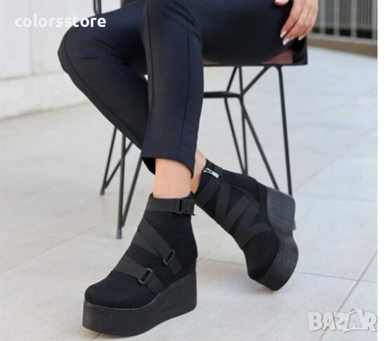Боти на платформа - черен велур - 135K