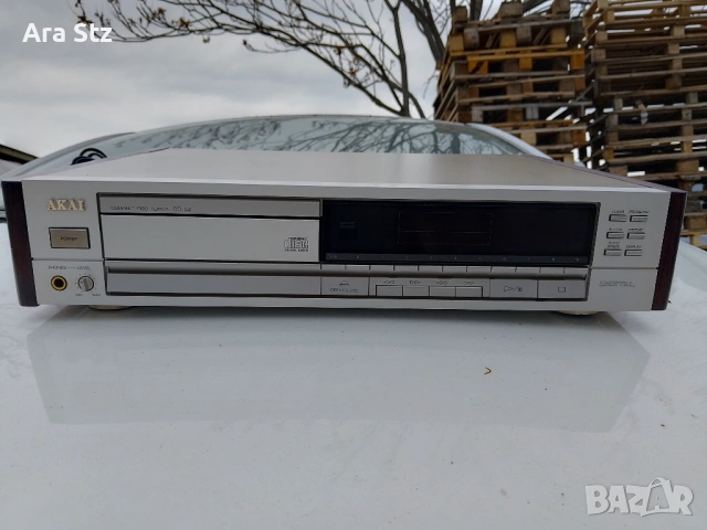 AKAI CD52