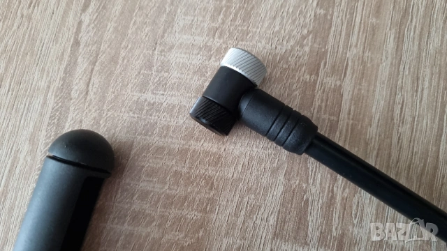 Компактна крачна помпа за колело Decathlon, снимка 7 - Аксесоари за велосипеди - 53557959