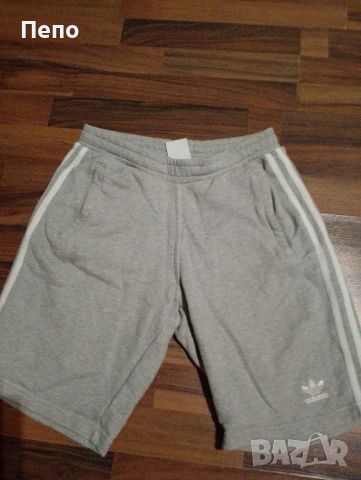 Гащи Adidas , снимка 1 - Къси панталони - 46726265