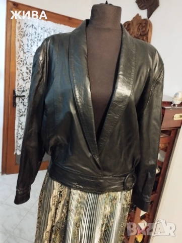 LOVE DOLL естествена кожа, черно дамско яке, снимка 2 - Якета - 32456518