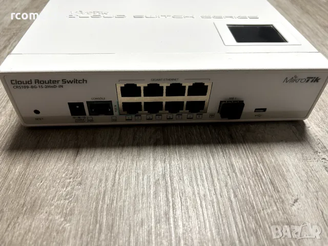 Рутер MikroTik CRS109-8G-1S-2HnD-IN, снимка 3 - Рутери - 43628589