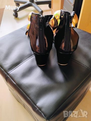 Дамски сандали в черно и златисто, снимка 4 - Сандали - 45699400