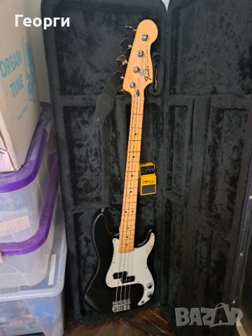Продавам Бас Fender Precision - Made in Mexico