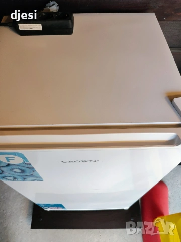 Crown малък хладилник , снимка 2 - Хладилници - 53383753
