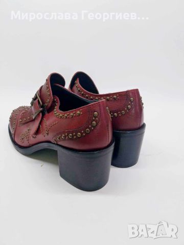 Винтидж италиански дамски обувки с капси, Червени обувки с месингови капси, Размер 39, снимка 4 - Дамски ежедневни обувки - 46412050