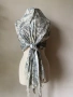 Бял шал със сиви флорални мотиви с лен, снимка 5