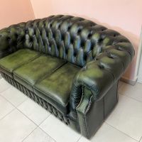 Троен зелен диван Честърфийлд от серията Бъкингам естествена кожа, снимка 2 - Дивани и мека мебел - 45282997